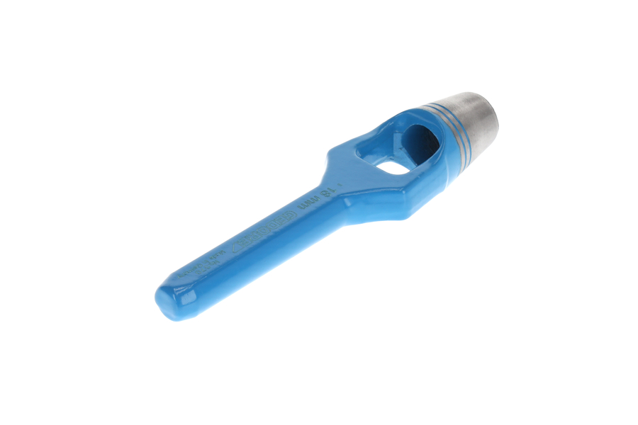 5700 úderů rukojetí,  570018 děrovačka 18 mm